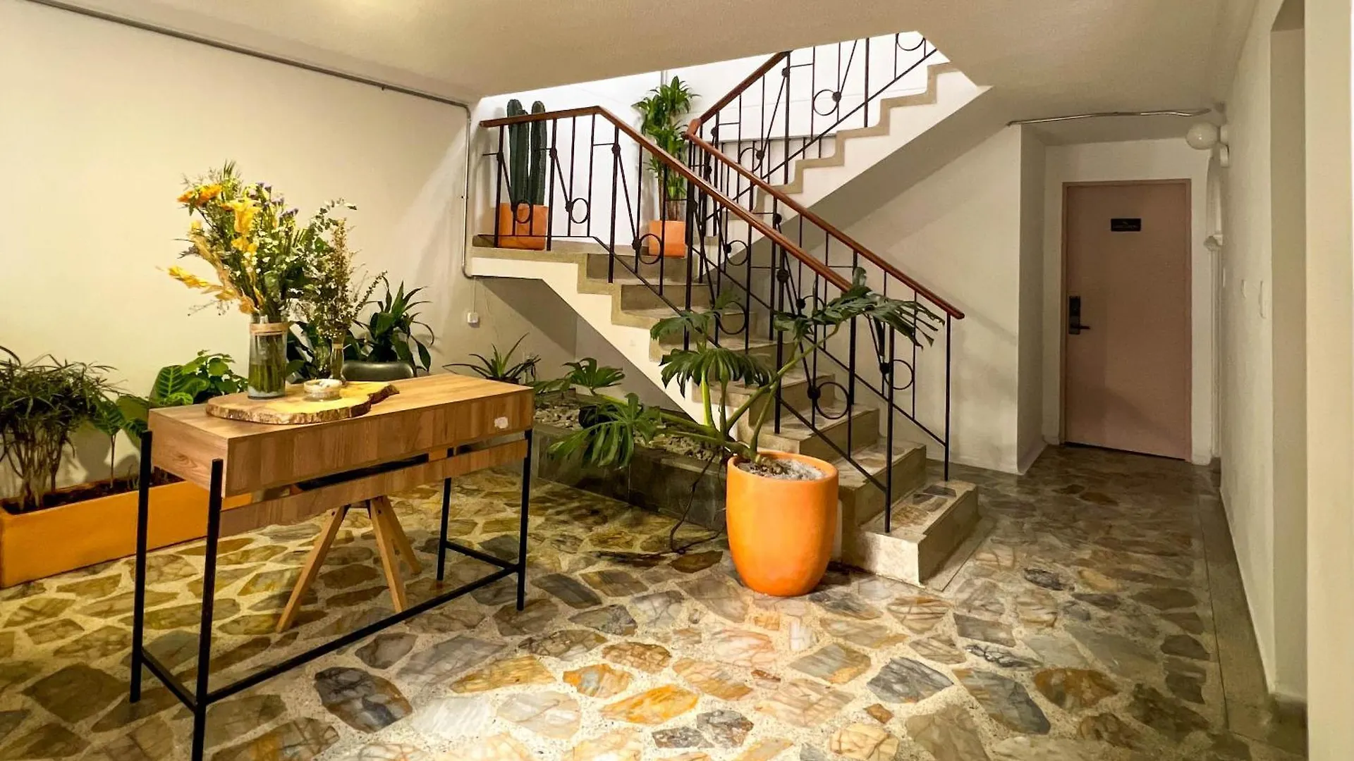 Park & Relax: Your Private Garage Medellin 0*,  Colombia